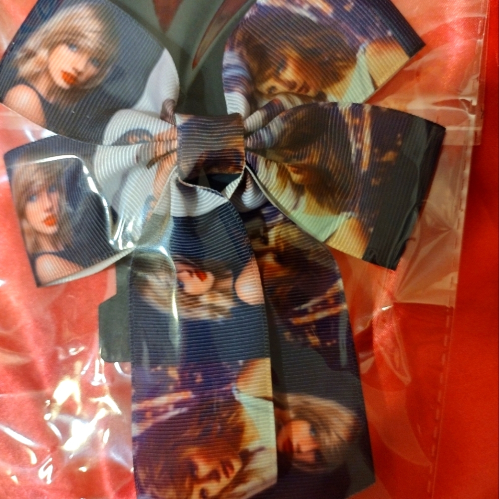 Taylor Swift hairbow